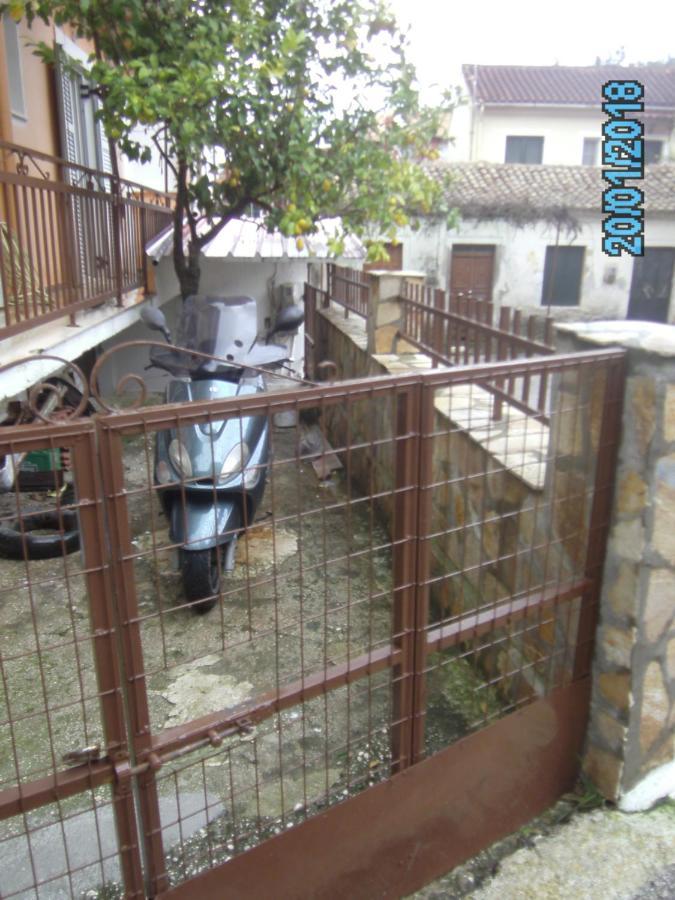 Ágios MatthaíosGeorge'S House公寓 外观 照片