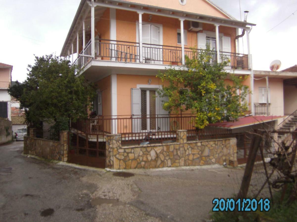 Ágios MatthaíosGeorge'S House公寓 外观 照片
