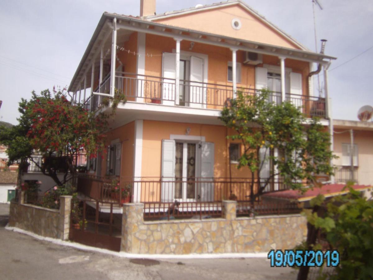 Ágios MatthaíosGeorge'S House公寓 外观 照片