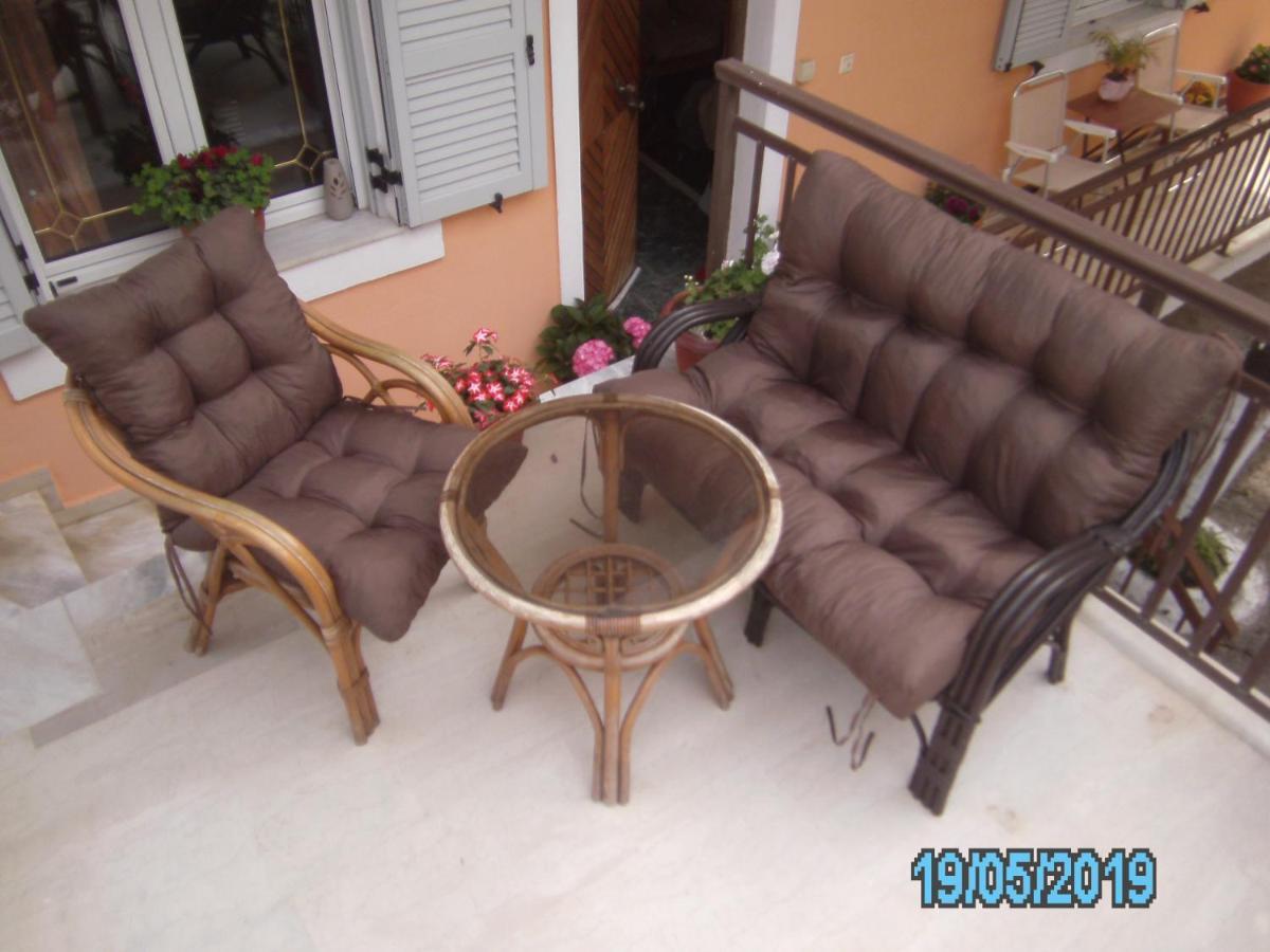 Ágios MatthaíosGeorge'S House公寓 外观 照片